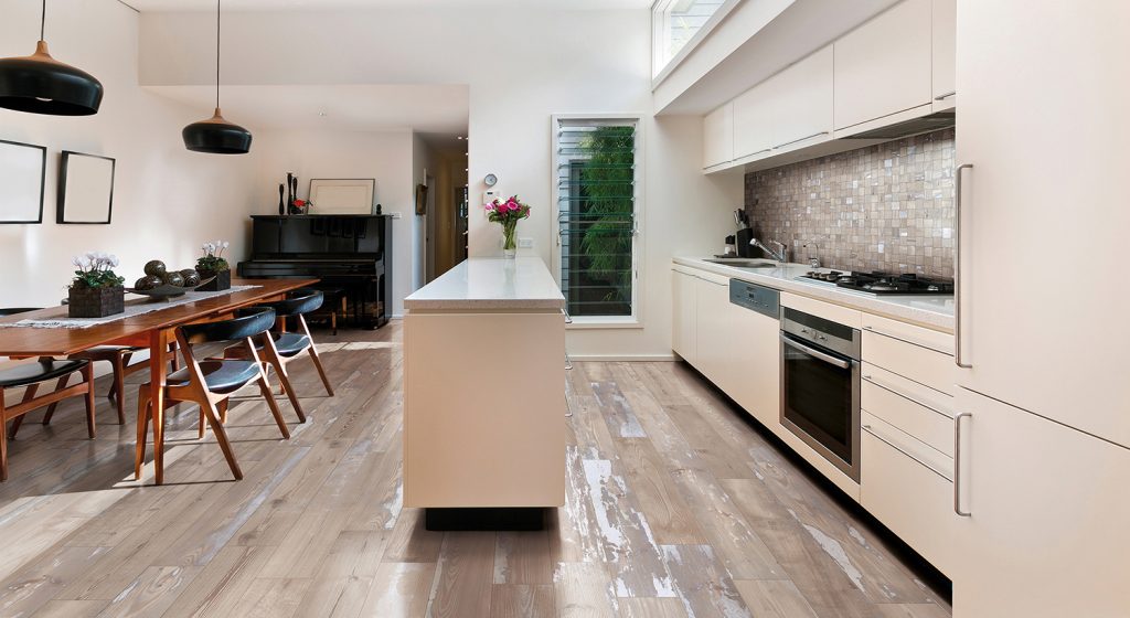 PAINTED WOOD CREAM